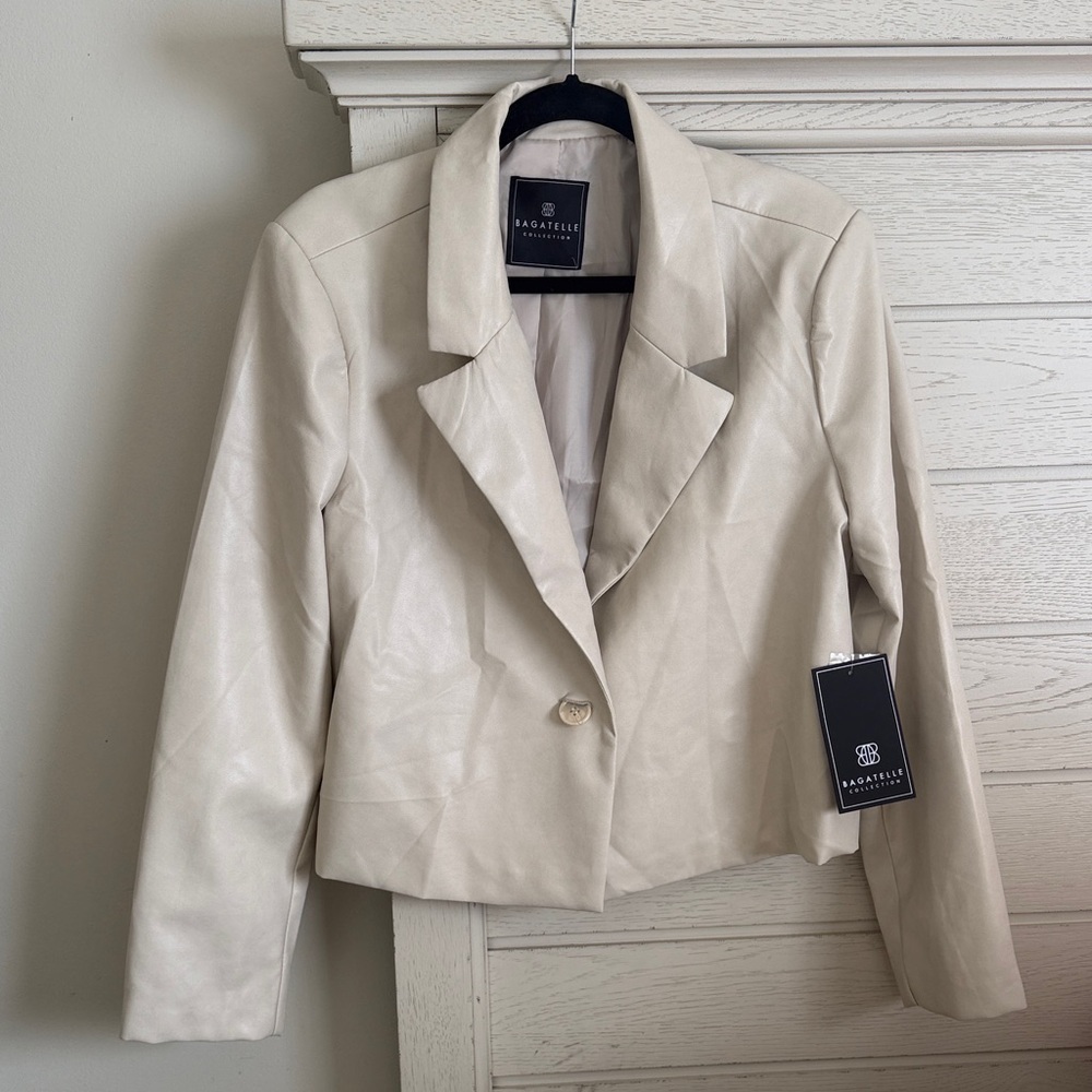 NEW Bagatelle Women’s Cropped Beige Tailor Leather Blazer